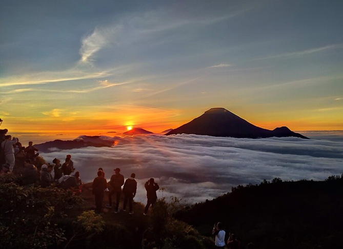 Wisata Bukit Sikunir